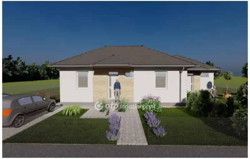 Velencei tégla ikerházfél eladó - 80m2 - 3 szoba - kulcsrakész