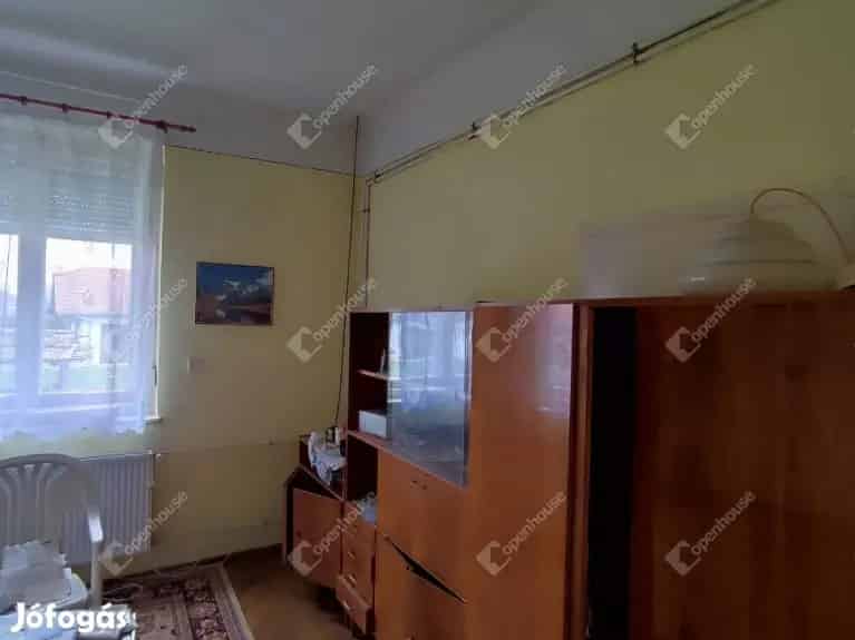 Eladó Társasházi Lakás Gelse 49nm 2szoba Garázzsal
