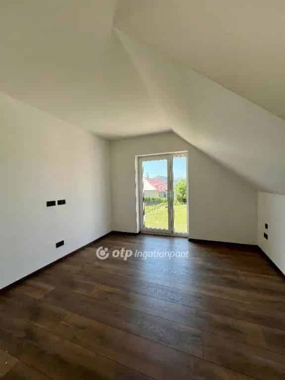 Balatoni panorámás új építésű ikerház eladó