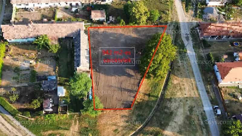 Györköny 942 m2-es Belterületi Saroktelek Elado