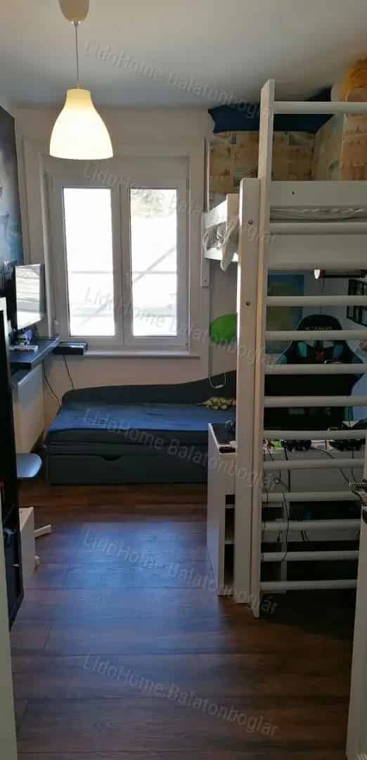 Fonyód zöldövezeti felújított családi ház eladó