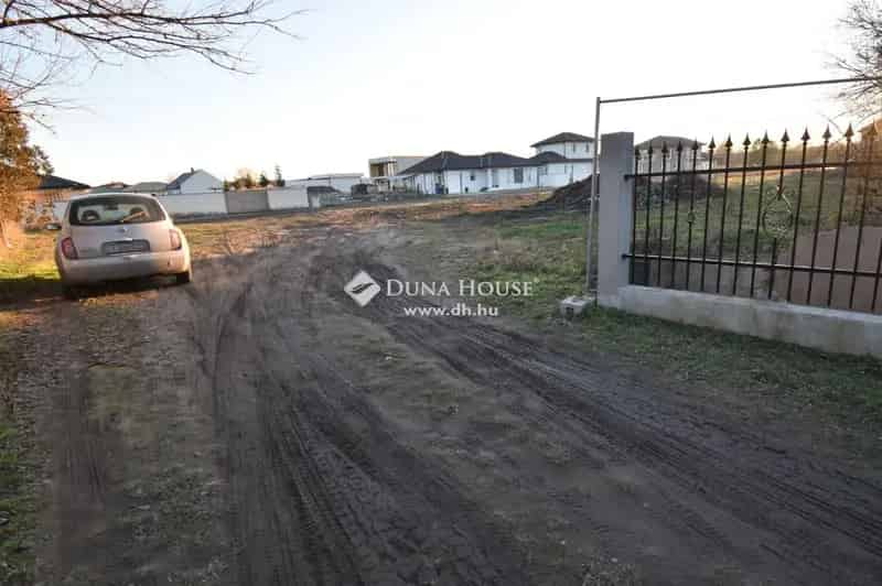 Alsószéktó 720 nm-es Telek Eladó Epitesre