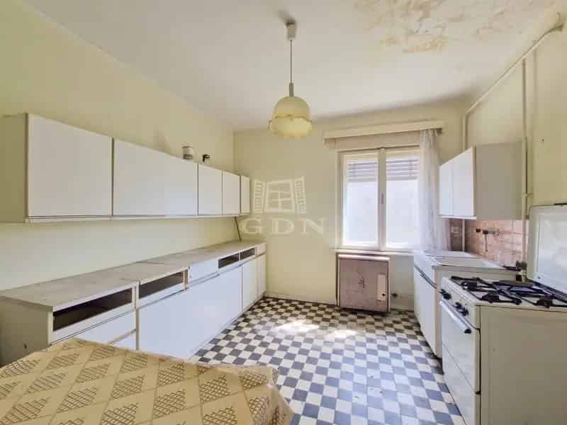 72 m2-es Téglacsaládi ház 1049 m2-es telken Zalaegerszegen