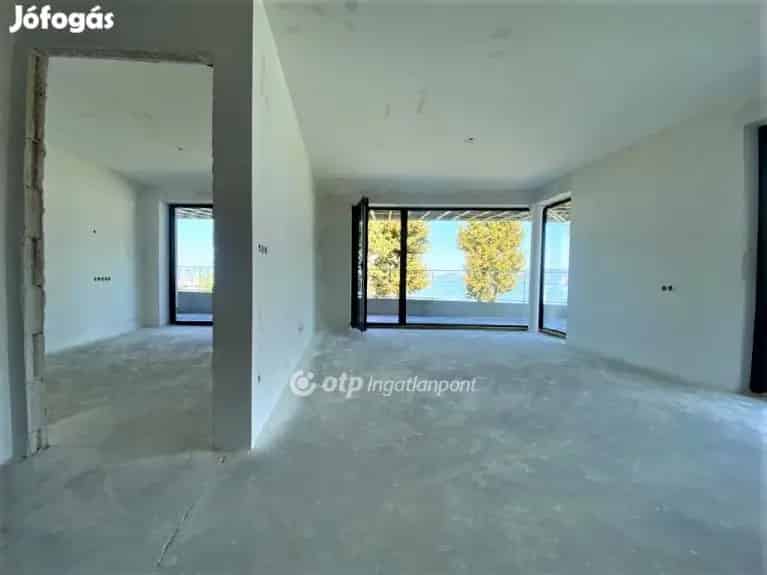 Balatonfenyvesi Vízparti Lakás Eladó Panorámával