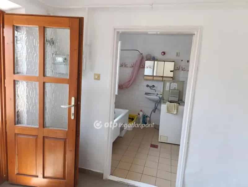 57 m2-es családi ház 40 m2-es melléképülettel Csongrád-Csanádban