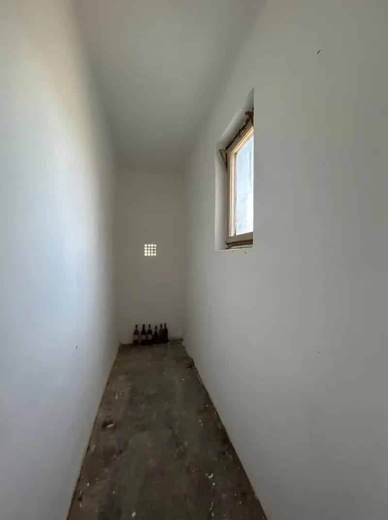 Kerekiben eladó gazdálkodásra alkalmas családi ház