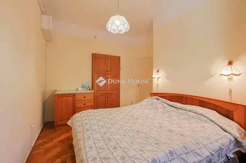 Budapest 19 Kerulet 179 nm-es 5 szobas csaldi haz medencel