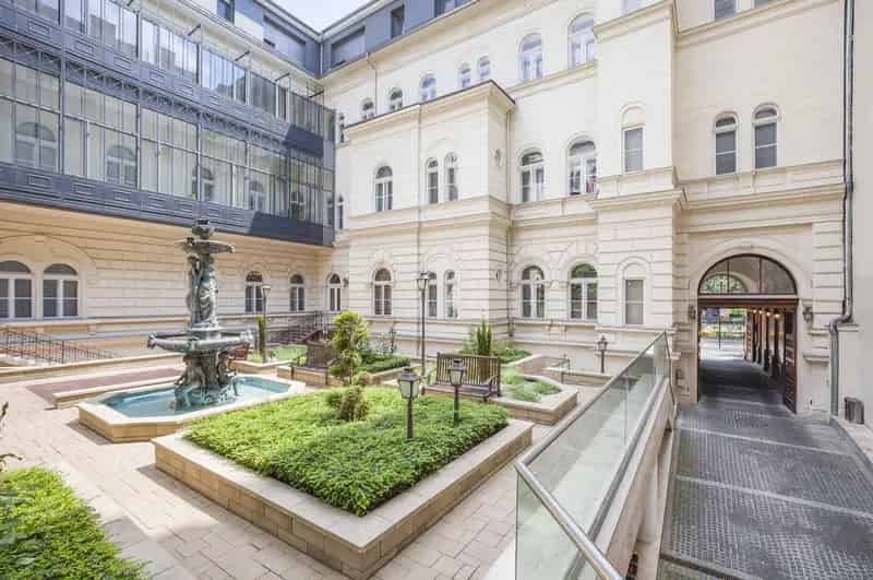 27 Szobás Eladó Ház Budapest VI Kerületben