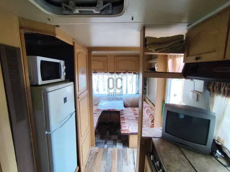 Balatonakarattyai 3096 m2-es Telek Elado Gazdasagi Epulettel
