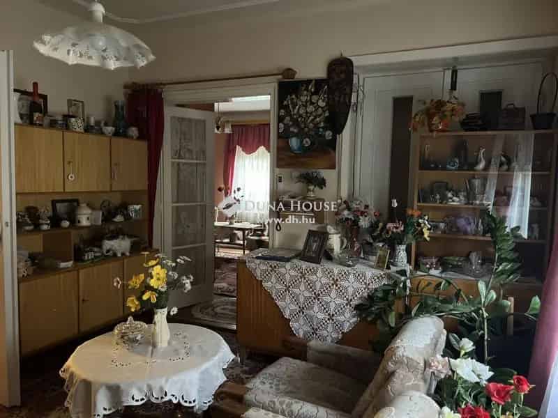 86 m2-es családi ház Pilisen nagy kertel és garázzsal