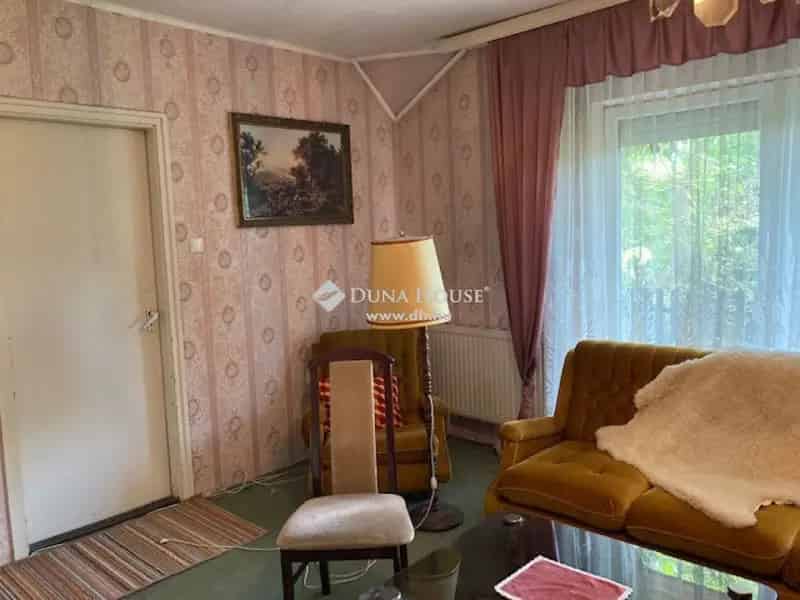 Hollád 180 nm-es családi ház eladó