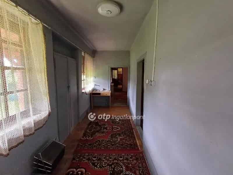 Vaja családi ház eladó 1677 m2 telekkel