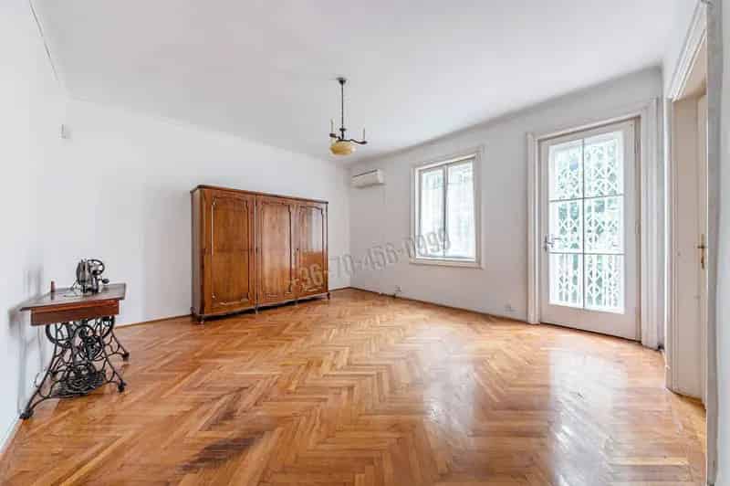 NAPHEGYI VILLA Elado 6 szoba garazzal parkos kerttel