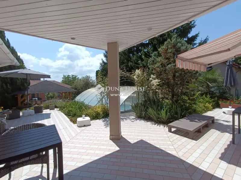 Vonyarcvashegyi Üdülőkomplexum Eladó - Apartmanok, Étterem, Medence