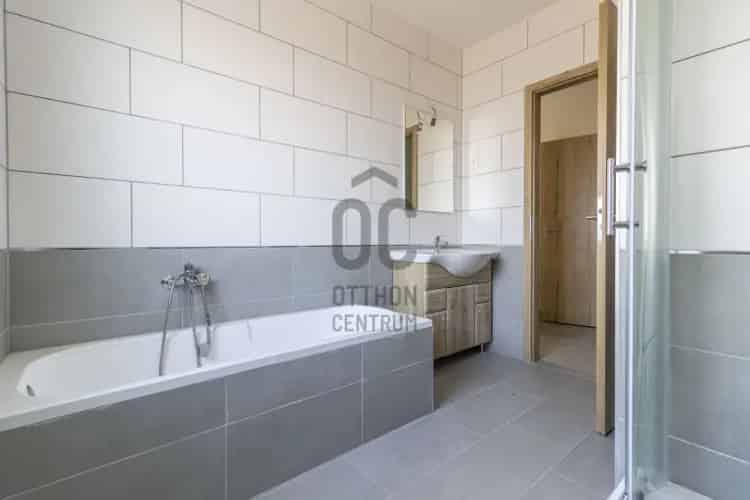 Polgárdi Újépítésű 4 Szobás Penthouse Lakás Eladó