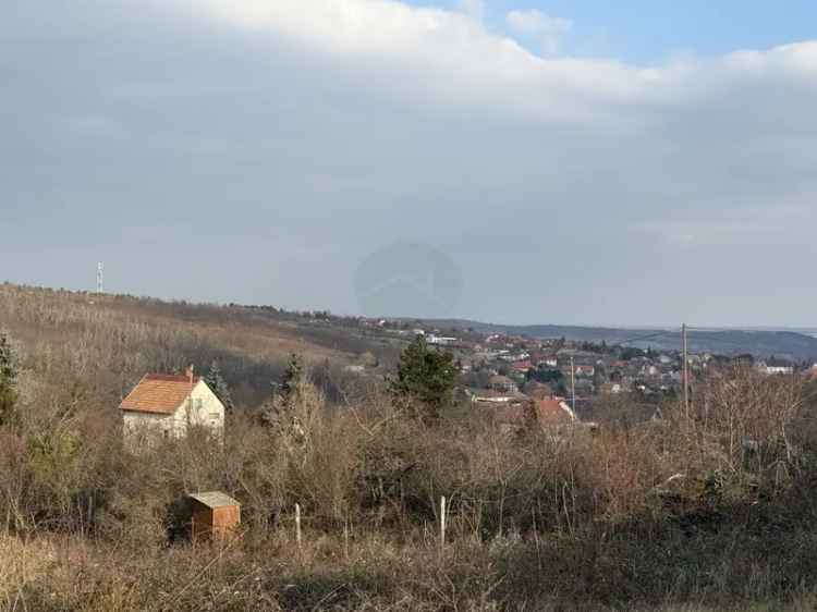 Velencei-tói panorámás telek eladó Pákozdon