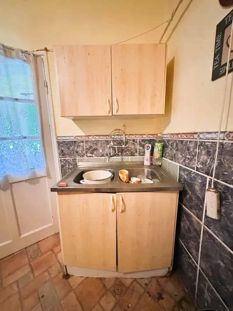 71 m2-es családi ház 2030 m2-es telken Almáskamaráson