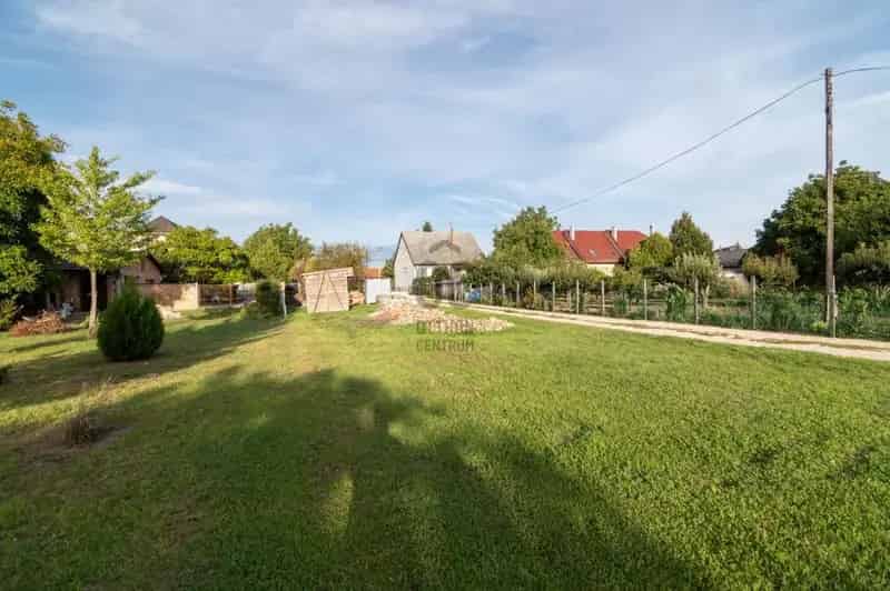 Székesfehérvár Feketehegy 1410m2-es építési telek eladó