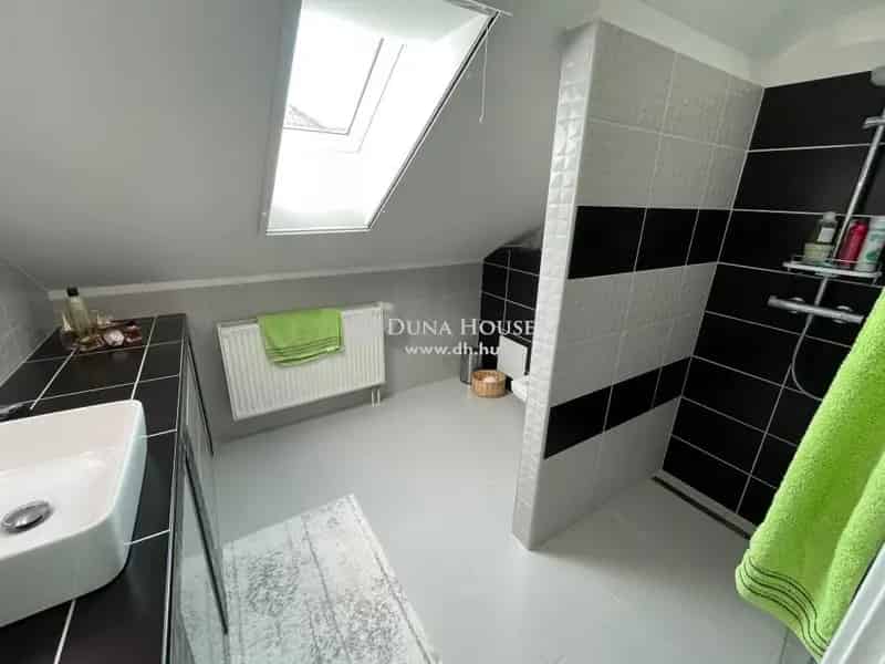 Családi ház eladó Rábapatyon - 177m2 + 74m2