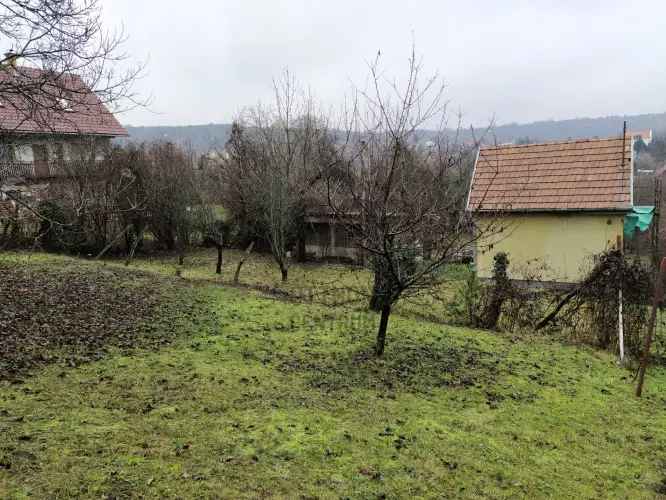 Eladó telek Budapest Békásmegyer Ófalu két utcára nyíló 1466 nm