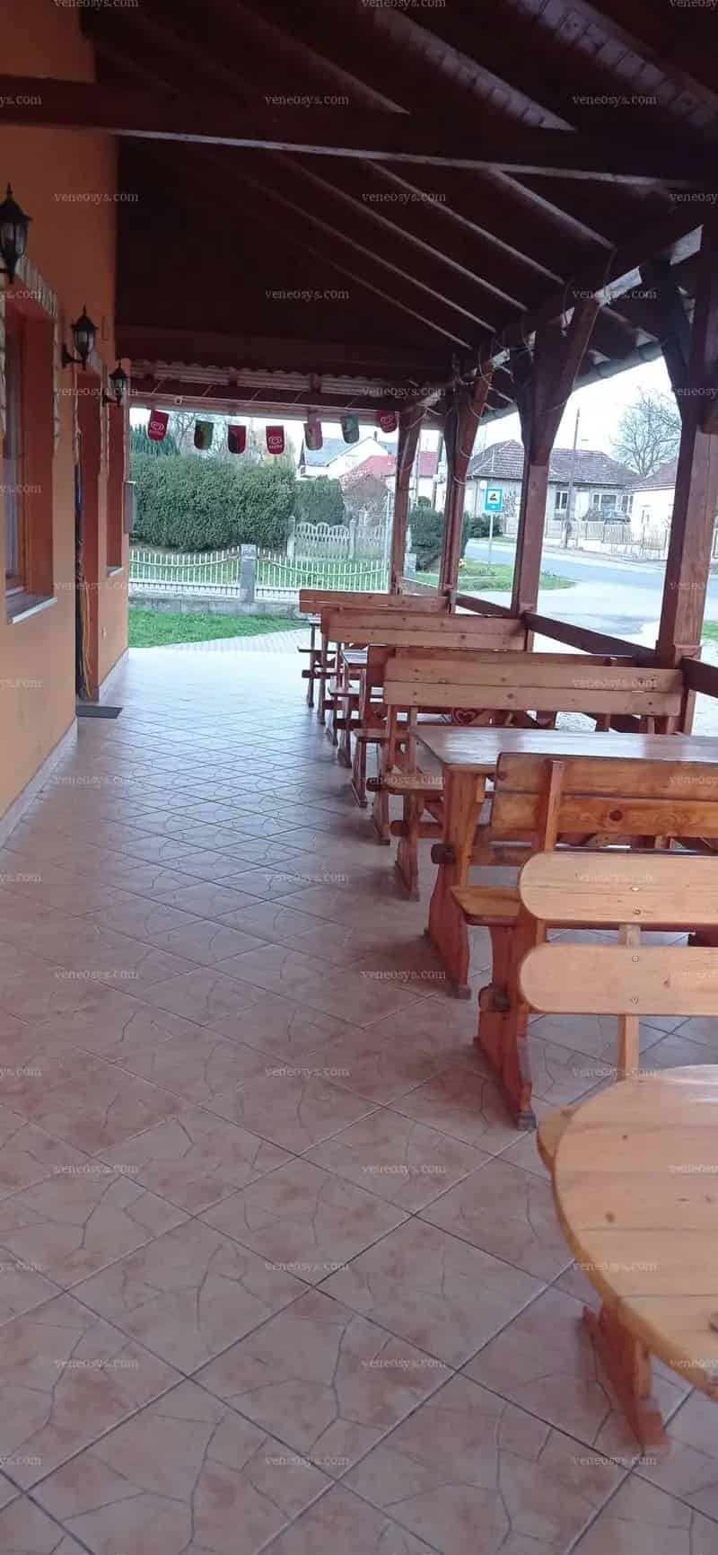 Zalaszentjakab családi ház 4 apartmannal és vendéglátó egységgel eladó