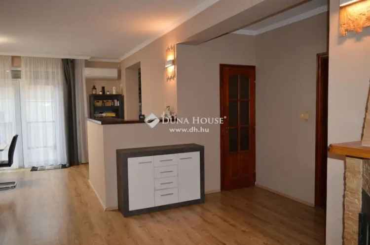 Debrecen Bihari kert 240 nm-es családi ház wellness-szel eladó