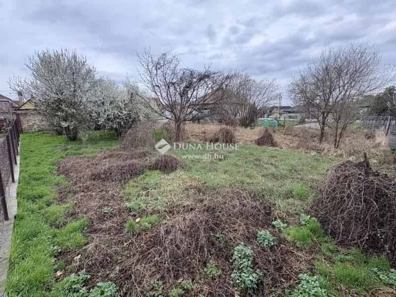 Vecsés központ - 663 m2-es építési telek eladó