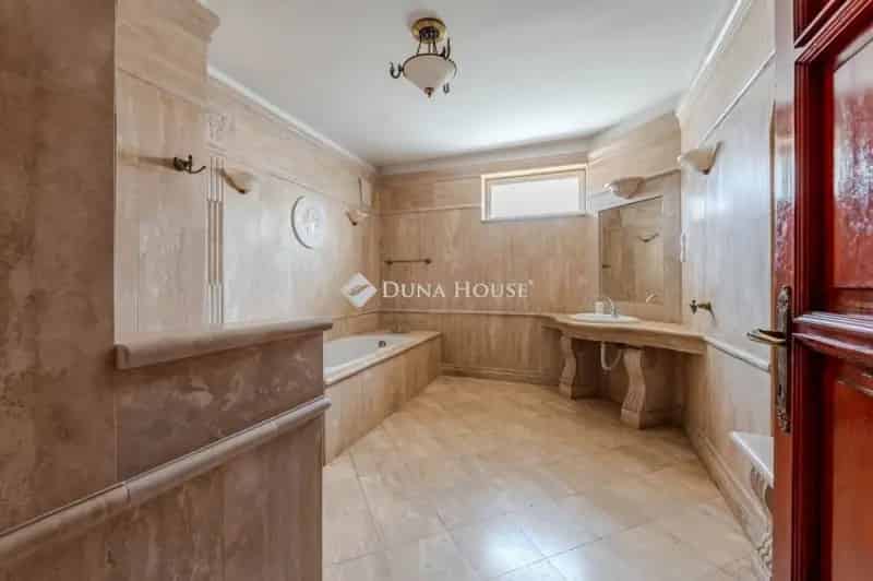 390m2 Luxusvilla Szigetszentmikloson Wellnesszel