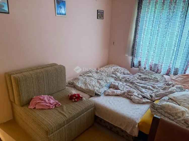 Vízparti nyaraló eladó Ráckevén Somlyó szigeten