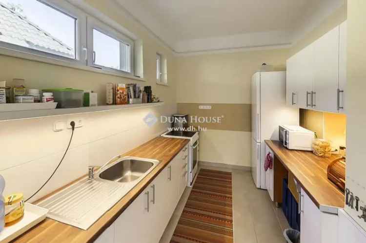 Kecskemét Katonatelepi 215m2-es családi ház eladó