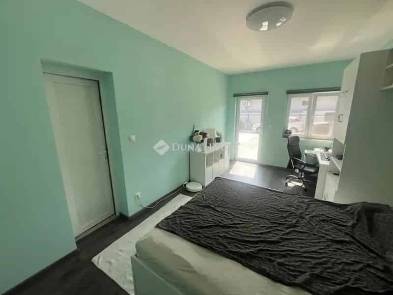 Ház Kiadó , Ceglédi járás, Közép-Magyarország