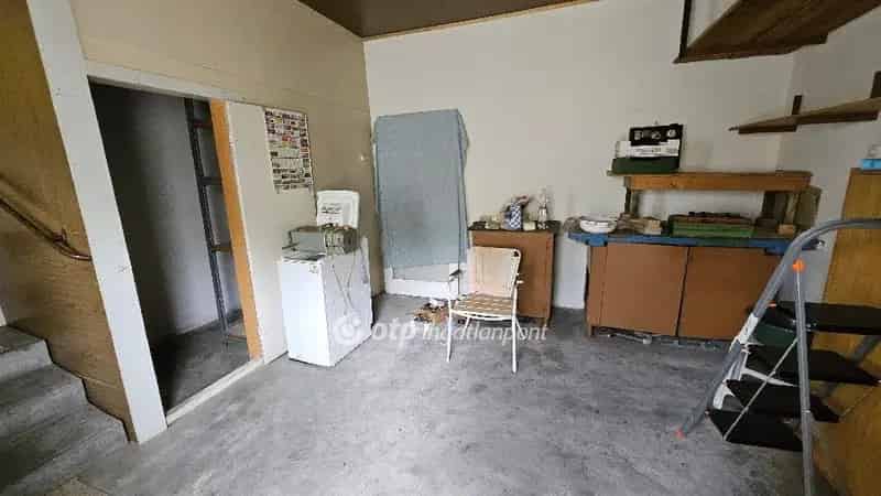 Jászberényi családi ház eladó - garázs, tároló, műhely