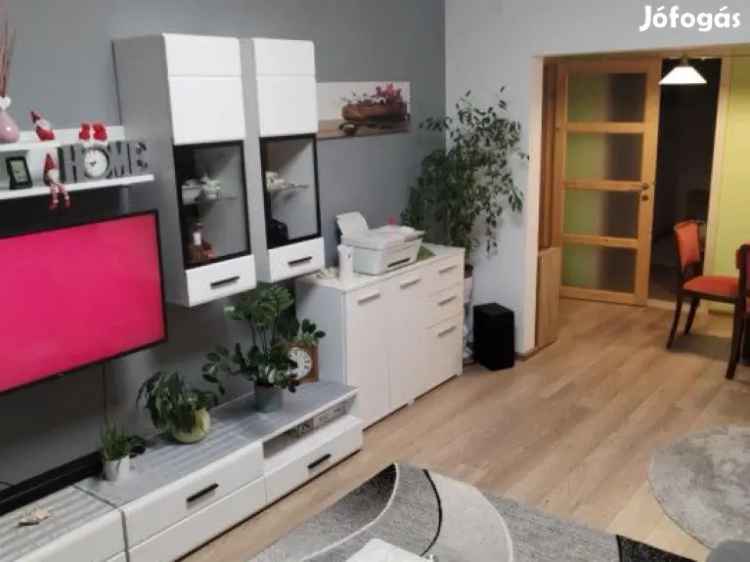 Eladó felújított panel lakás Szegeden erkélyes 55 nm-es