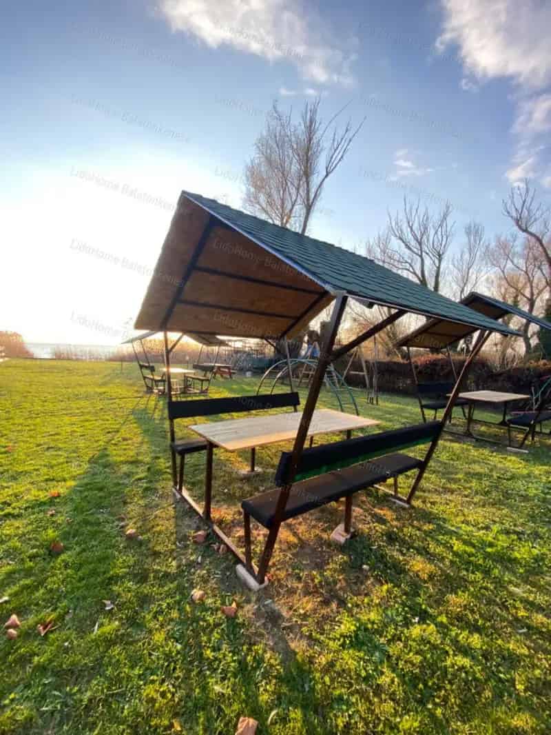 Balatonkenesei Nyaraló Eladó Vízparti Stéggel