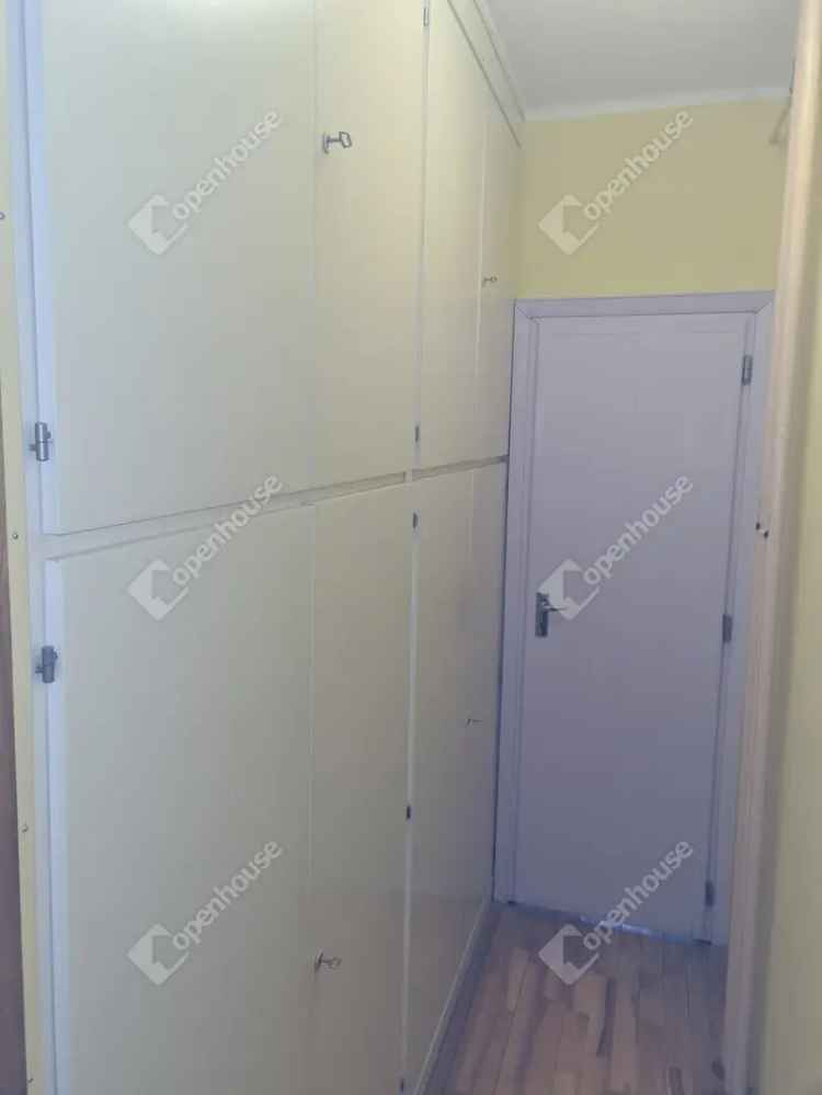 Celldömölki családi ház eladó - 170 m2 - dupla erkély - garázs