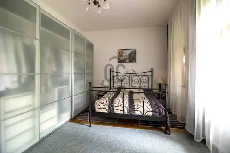 200 m2-es családi ház Máriaremetén - 4 hálószoba, erdő mellett