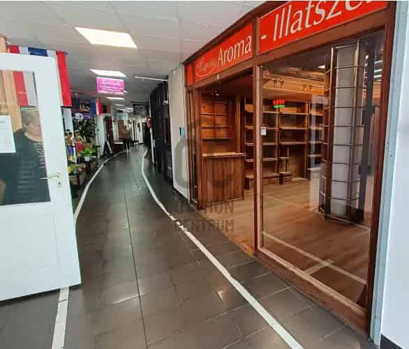Soproni üzlethelyiség kiadó a Stadion üzletházban