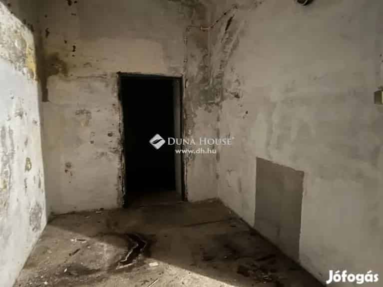 Eladó pince Szombathely belvárosában 154 m2