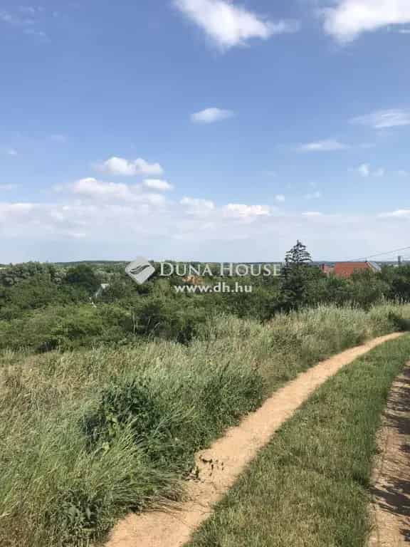 Pákozd panorámás építési telek eladó