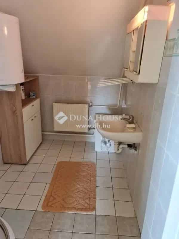 Váci családi ház eladó - 144 m2 - 4 szoba - Lajostelep