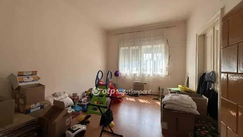 80 m2-es családi ház Pesterzsébeten 50 m2-es udvarral