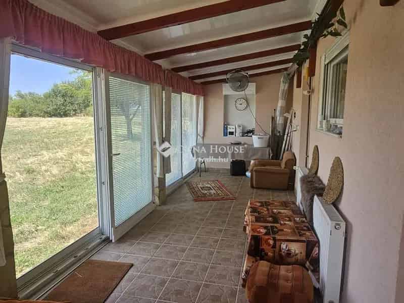 Pogány Mecsekre néző ingatlan 2 házzal 8395m2 telken