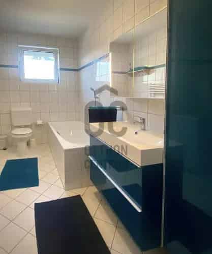 Gyenesdiási apartmanház eladó - 6 lakásos, medence, strandközelben