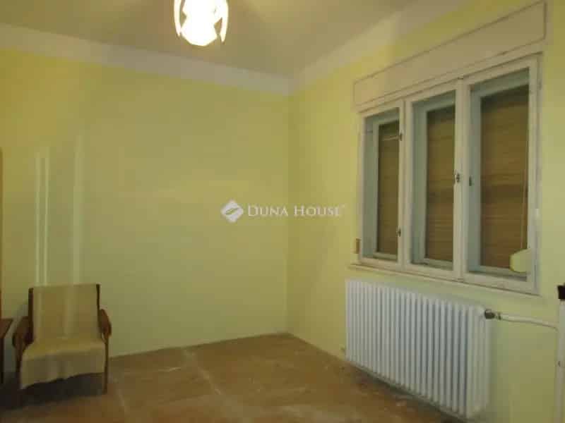 Monor 152 m2-es családi ház eladó 925 m2-es telken