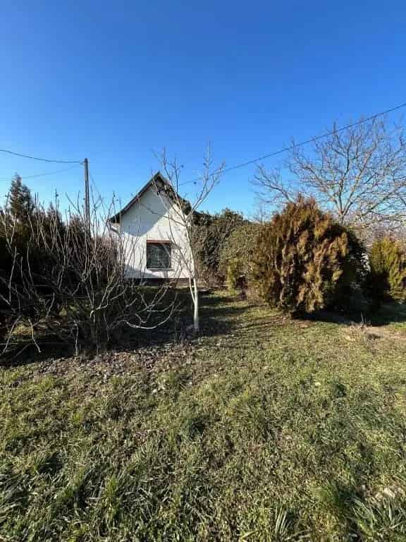 Hétvégi ház Sárostókertben 10 5 m2 1059 m2 telekkel