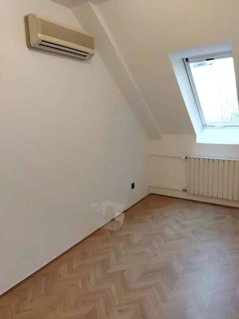 3 Szintes Sorhaz Kiado Budapest II Keruletben 230 nm