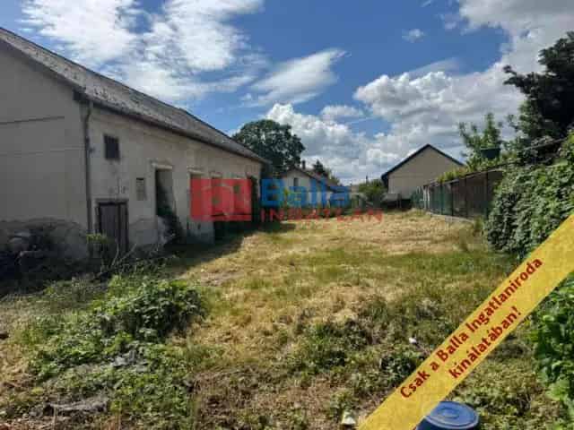 Péceli kúria eladó 6 szobás 2750nm telken