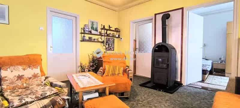 Balatonfenyvesi családi ház eladó - 3 szoba, nagy telek