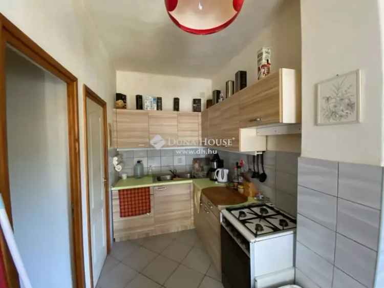 Geresdlaki 3 szobás felújított ház eladó 1843 m2-es telken