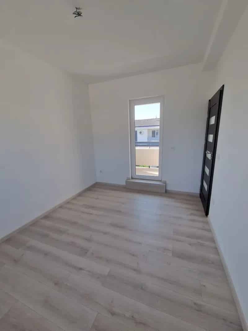 118m2-es Modern Sorház Debrecenben Saját Kerttel